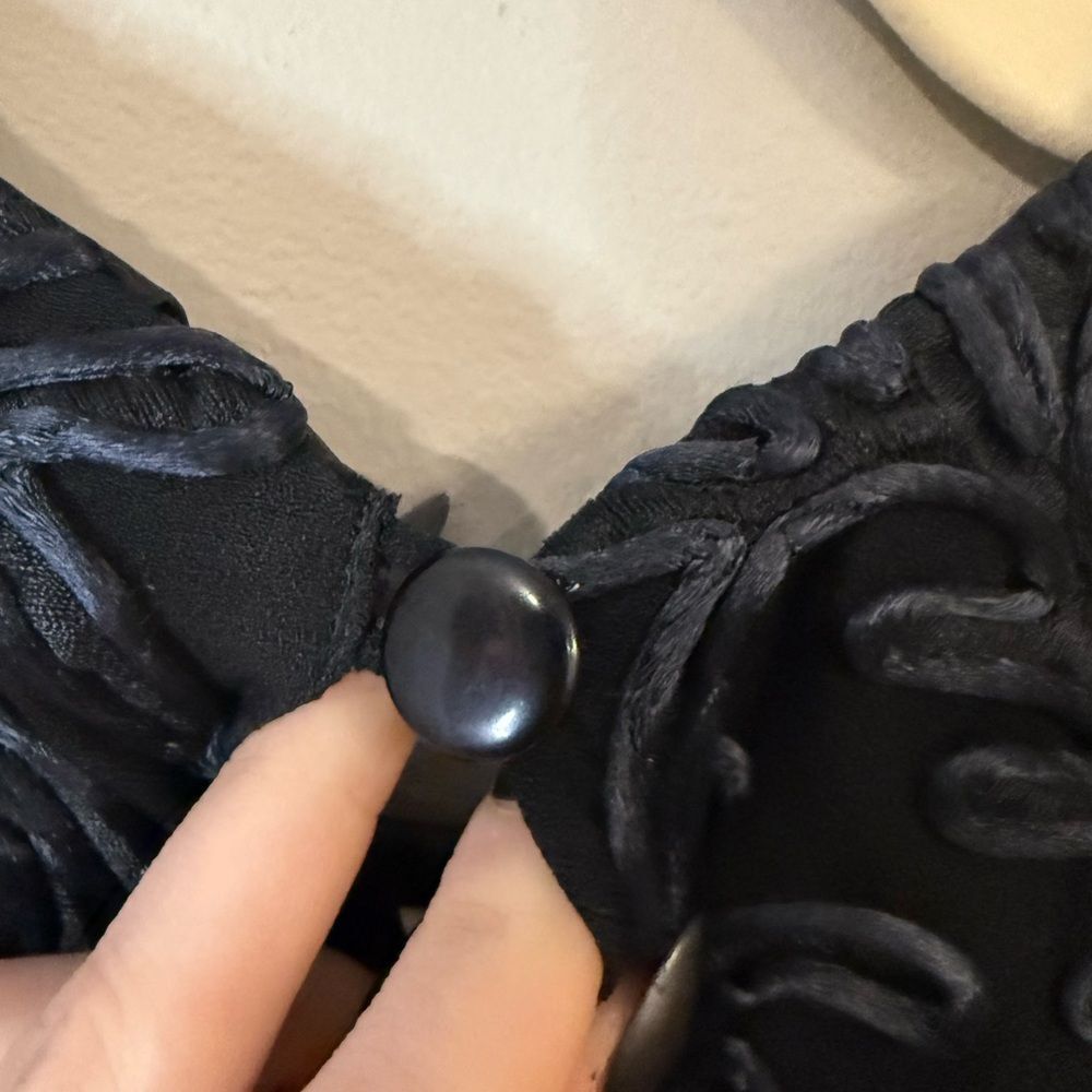 Carmen Marc Valvo vintage Black Maxi Dress with high neck collar and vine detail - Picture 5 of 7
